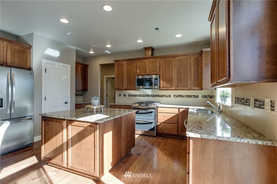10219 Southeast 190th Street Renton, WA 98055 - Photo 6 of 25