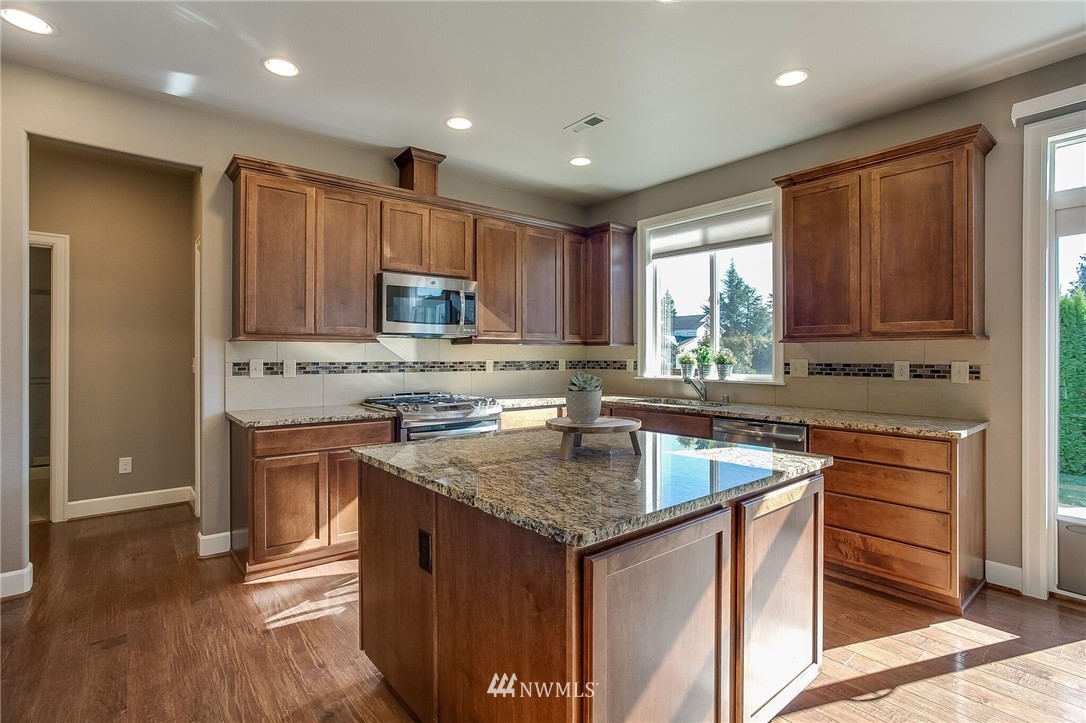 10219 Southeast 190th Street Renton, WA 98055 - Photo 7 of 25