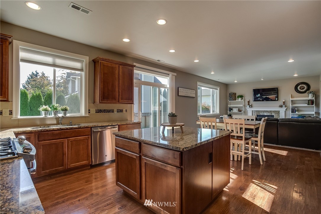 10219 Southeast 190th Street Renton, WA 98055 - Photo 8 of 25