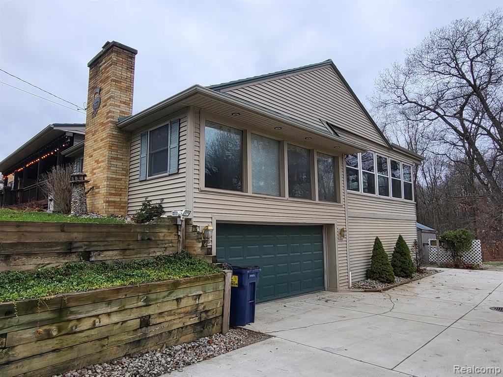 12399 White Lake Road Fenton, MI 48430 - Photo 6 of 37