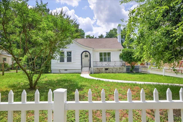 $1,900 | 717 East Tennessee Street, Tallahassee, FL 32308