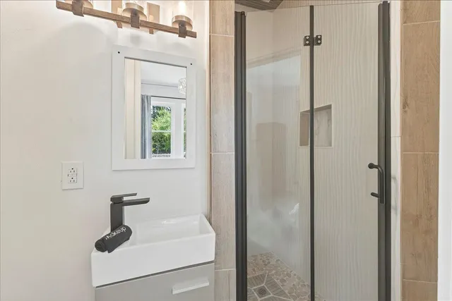 $1,900 | 717 East Tennessee Street, Tallahassee, FL 32308