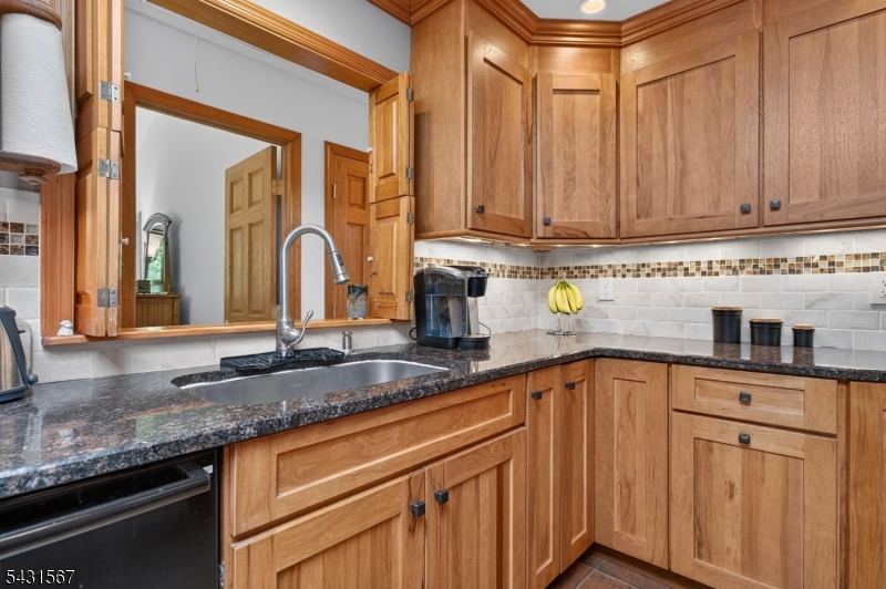 28 Saw Mill Road Warren, NJ 07059 - Photo 19 of 38