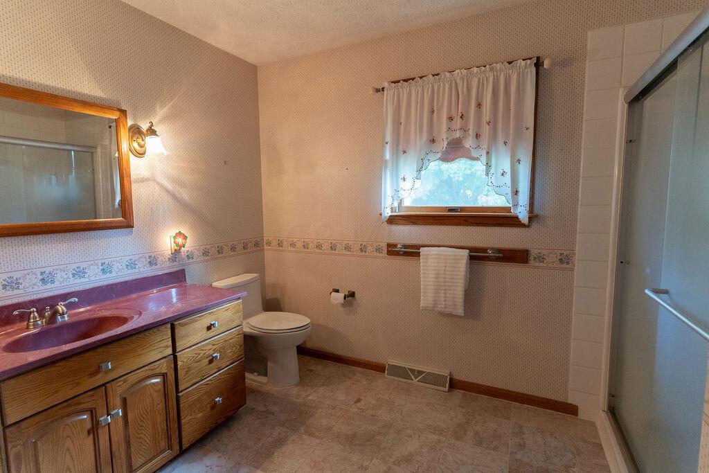 1057 Winchester Road Galion, OH 44833 - Photo 22 of 40 Entry Level Full Bathroom