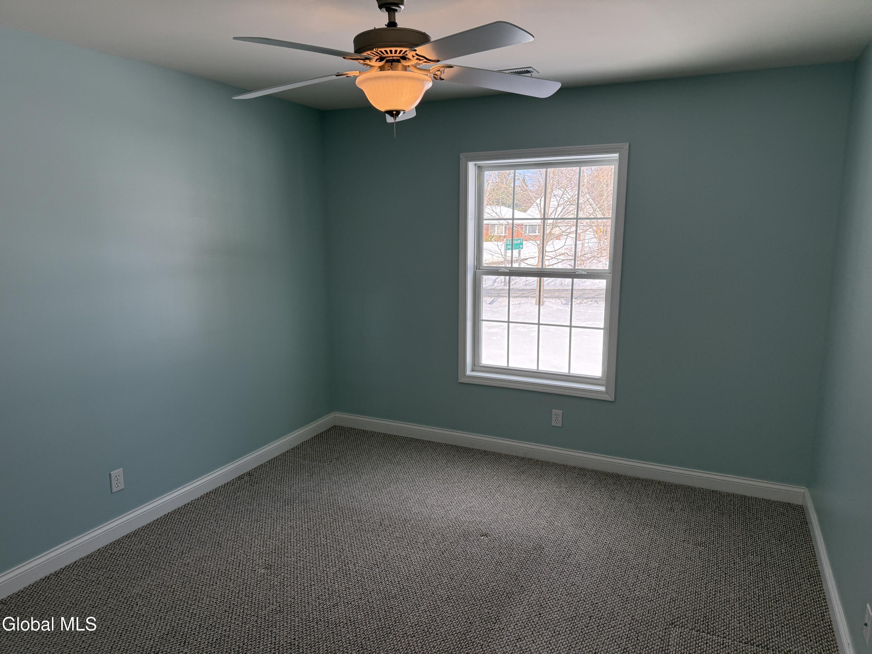 802 Royale Court North Greenbush, NY 12180 - Photo 6 of 30 IMG_5507