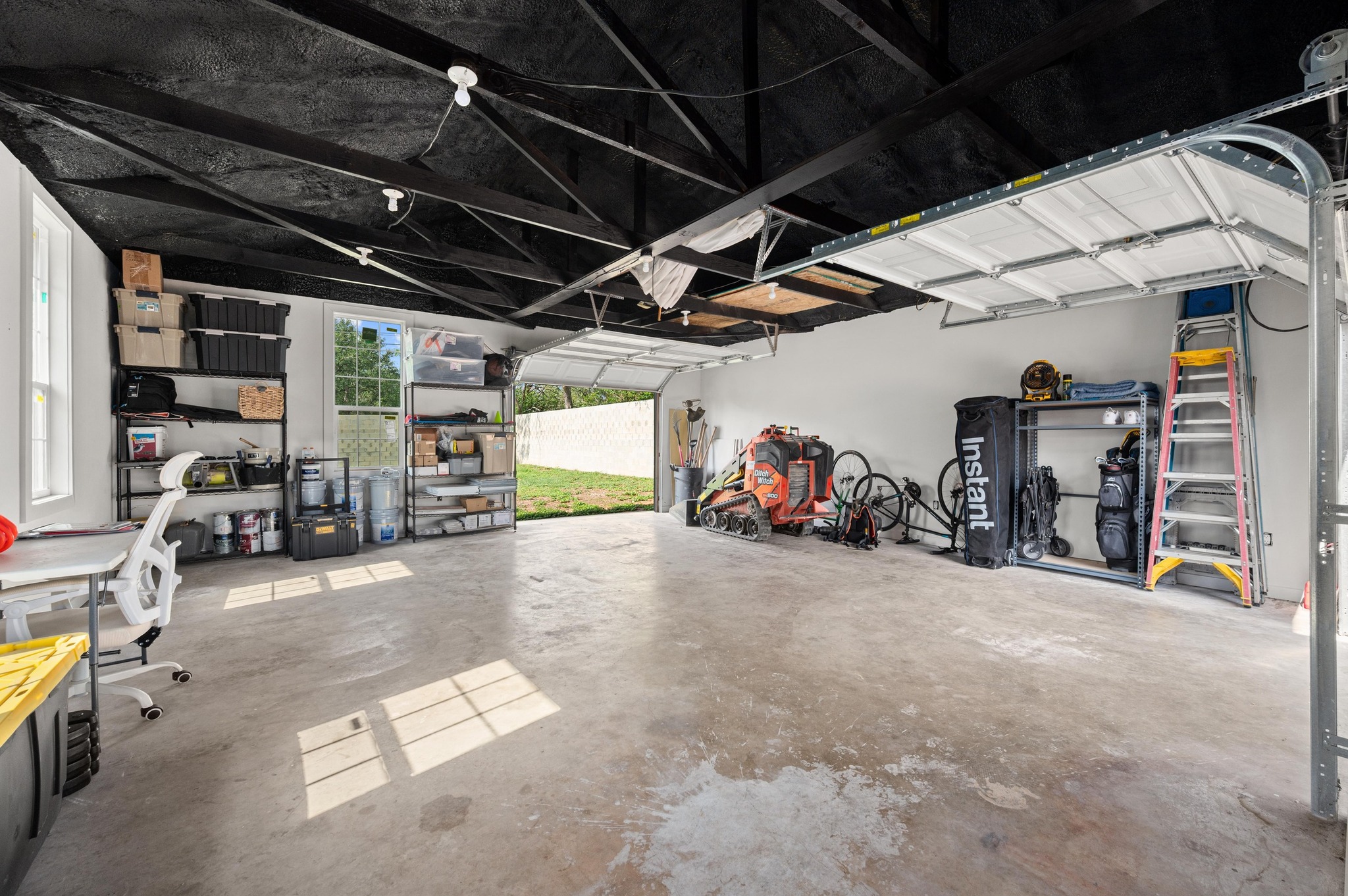 3501 Pecan Springs Road Austin, TX 78723 - Photo 35 of 40 View of garage