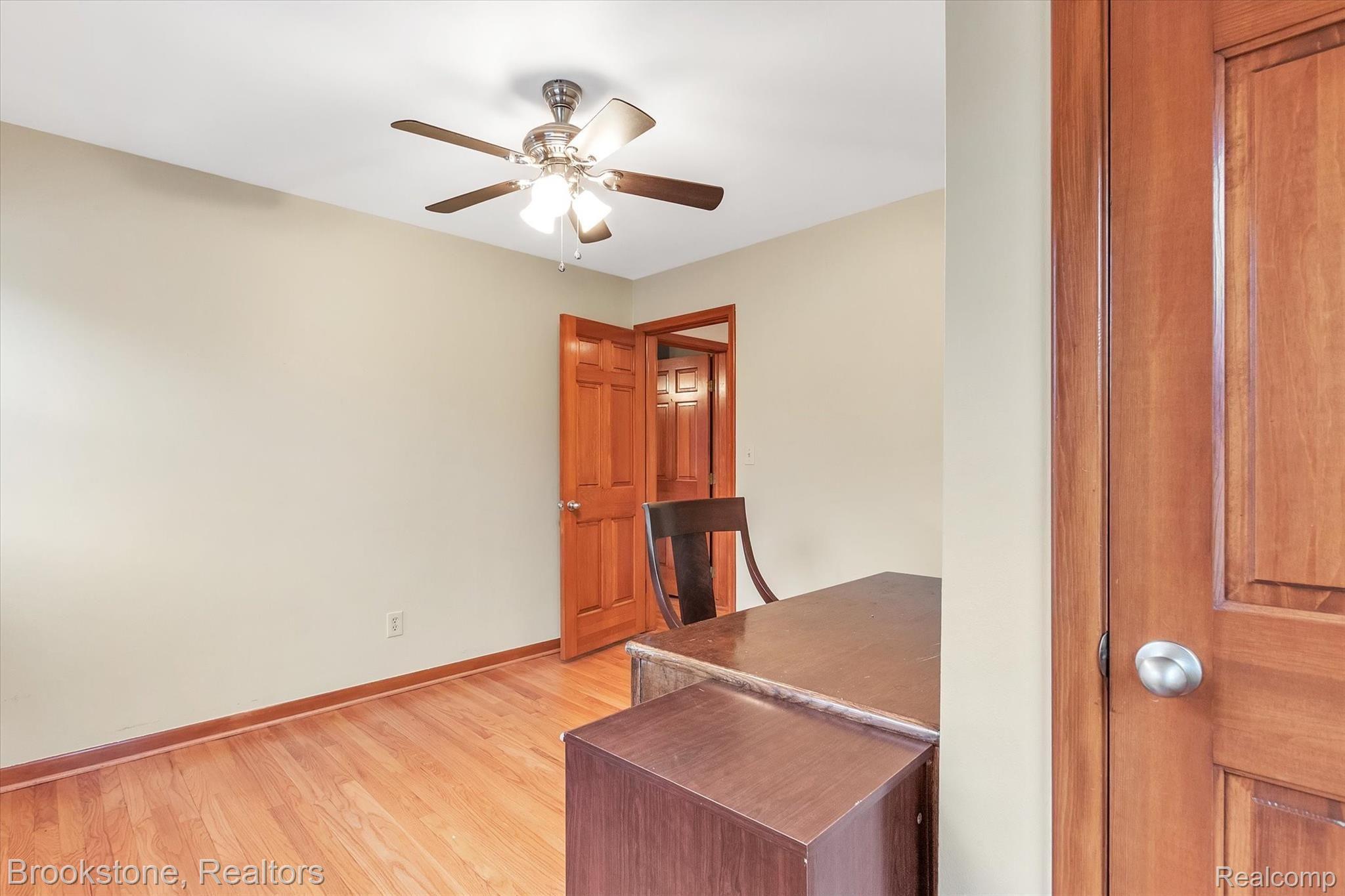 102 Maplefield Road Pleasant Ridge, MI 48069 - Photo 22 of 41 Easily placements for bedroom furnishings