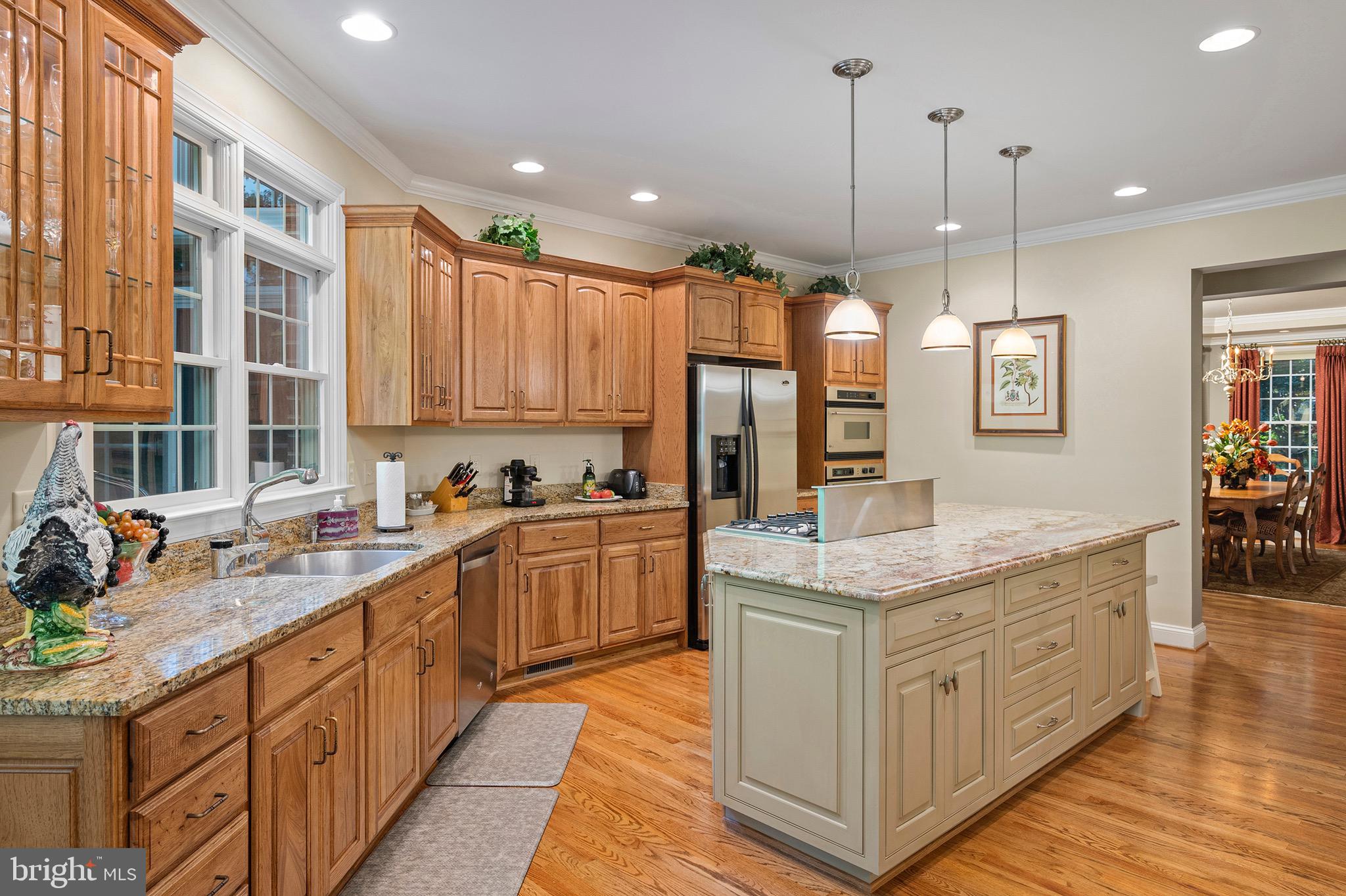 34 Colony Crossing Edgewater, MD 21037 - Photo 12 of 53 Warm & Inviting Kitchen