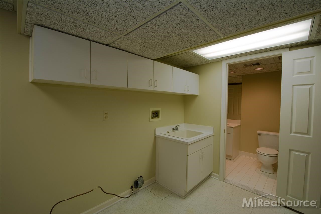 349 A Neff Road Grosse Pointe, MI 48230 - Photo 21 of 25 31198489-20.JPG