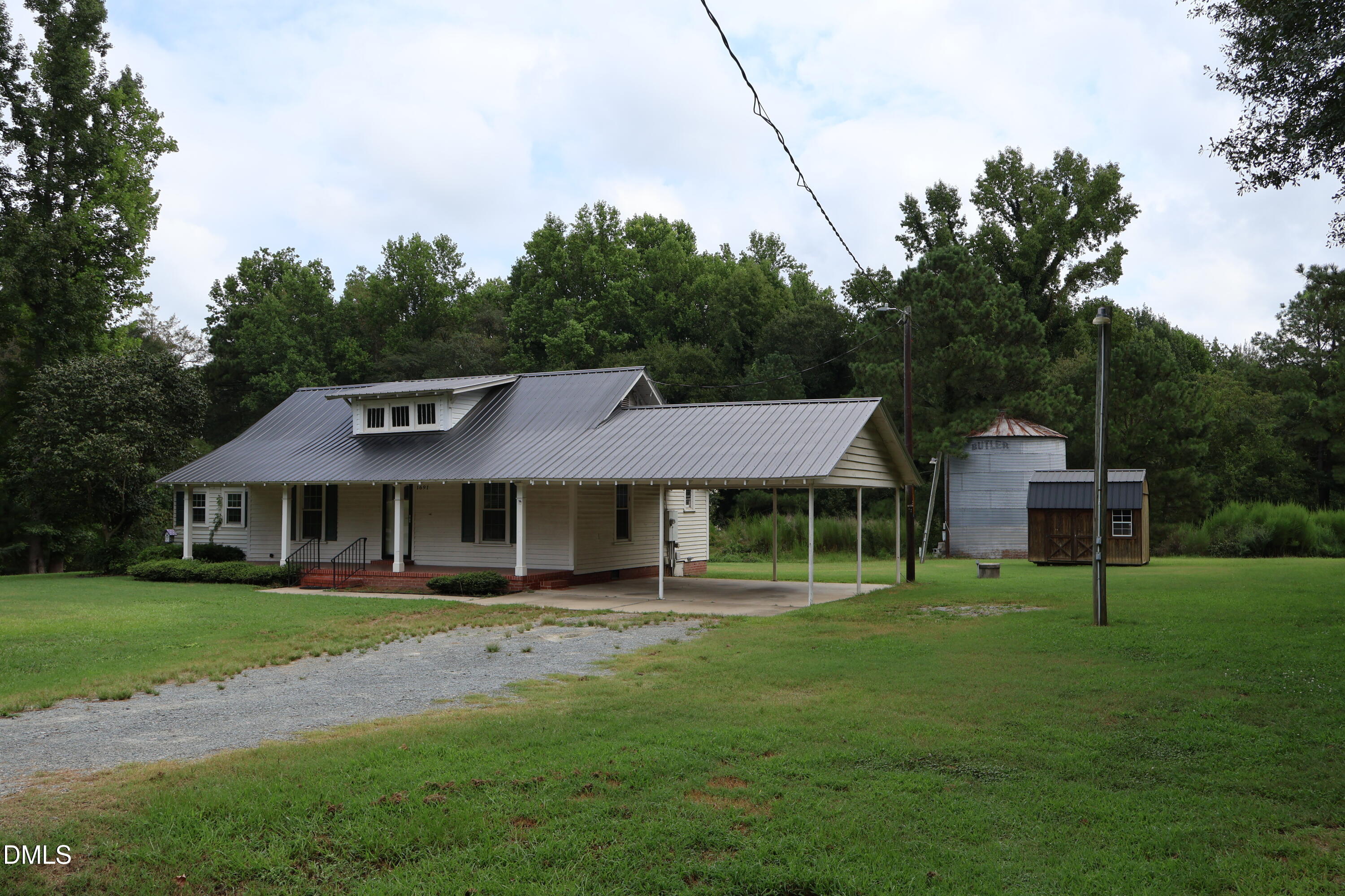 123 Holly Grove Road Benson, NC 27504 - Photo 5 of 12 IMG_0275