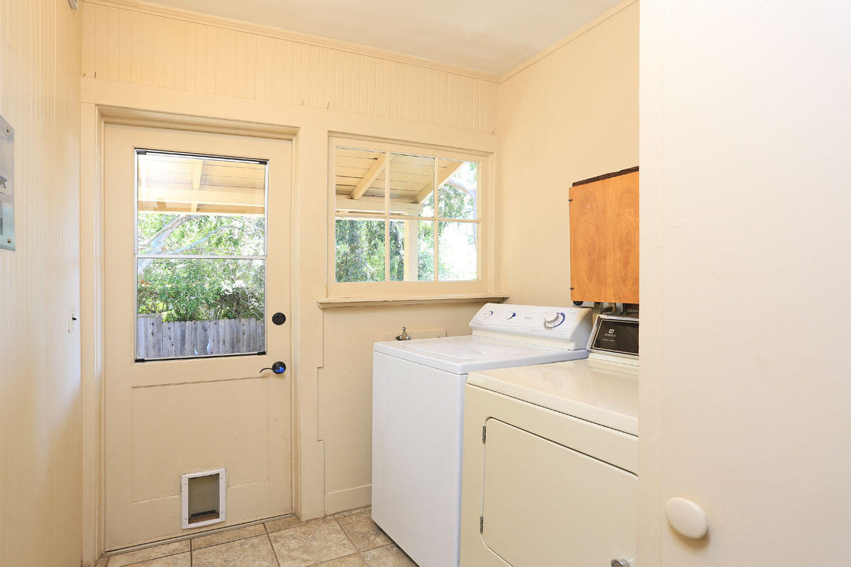 3840 Sunset Road Santa Barbara, CA 93110 - Photo 16 of 27 Laundry