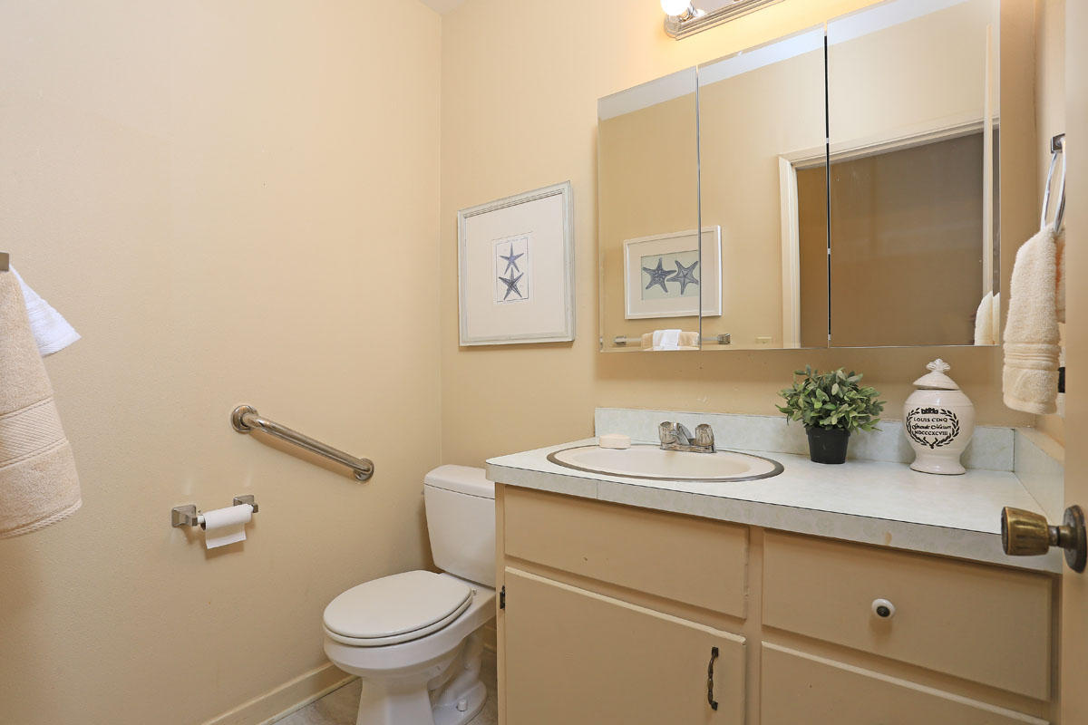 3840 Sunset Road Santa Barbara, CA 93110 - Photo 20 of 27 Hall Bath