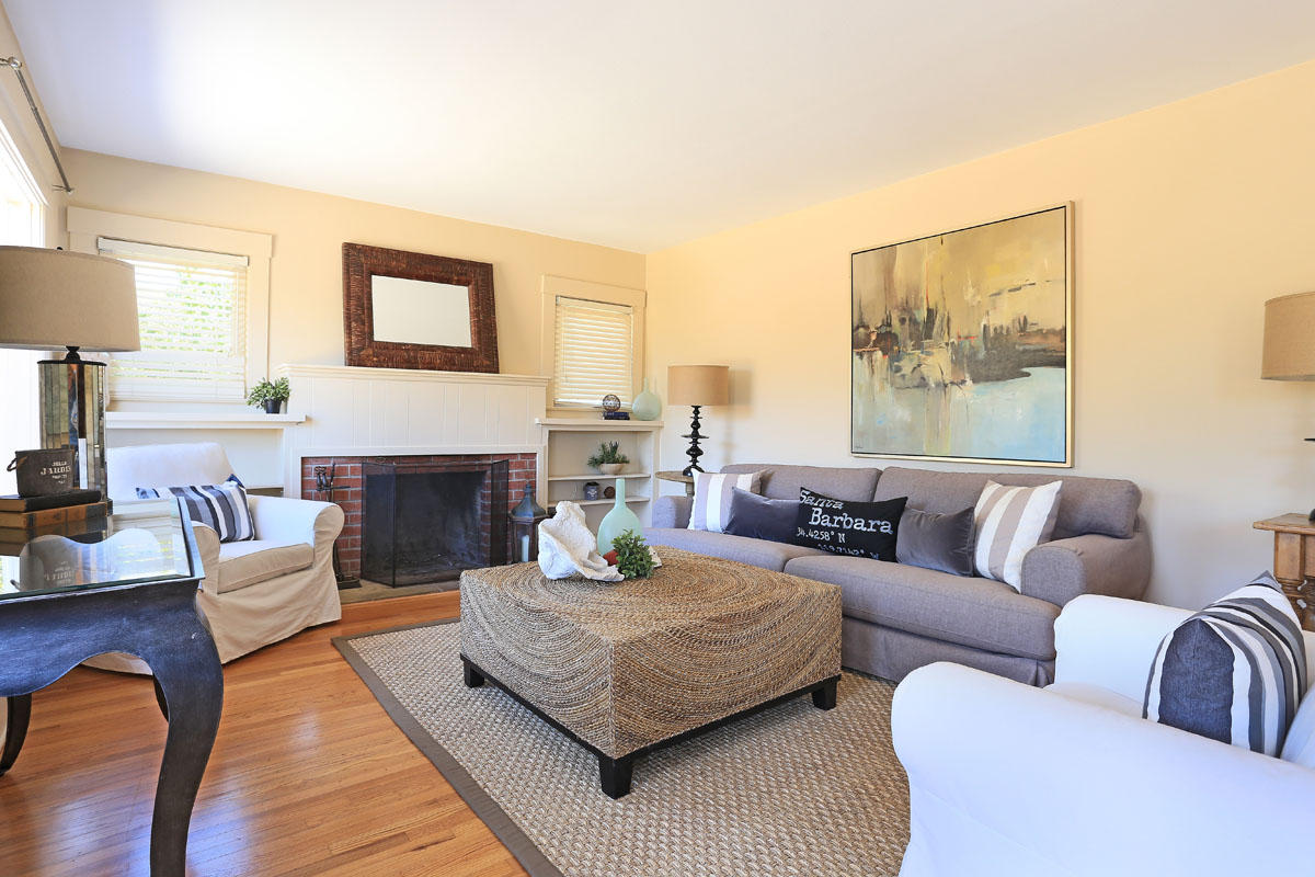 3840 Sunset Road Santa Barbara, CA 93110 - Photo 8 of 27 Living Room