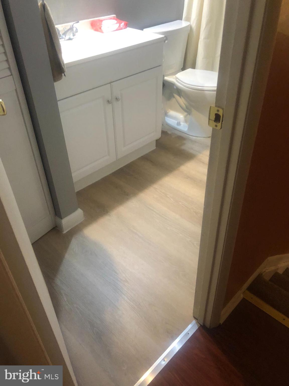 11245 Powder Run, Unit 104 Columbia, MD 21044 - Photo 24 of 42 Upstairs hall bathroom
