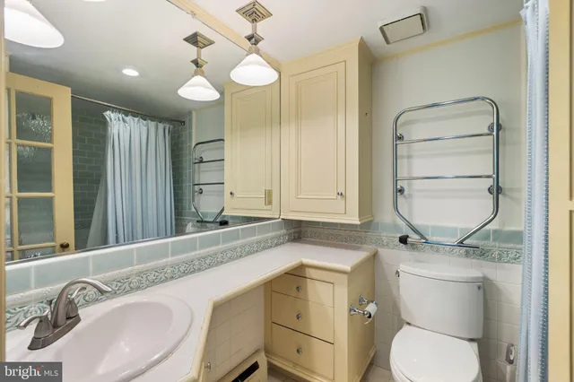 $995,000 | 401 East Evergreen Avenue, Philadelphia, PA 19118