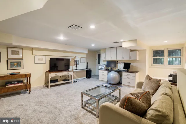 $995,000 | 401 East Evergreen Avenue, Philadelphia, PA 19118