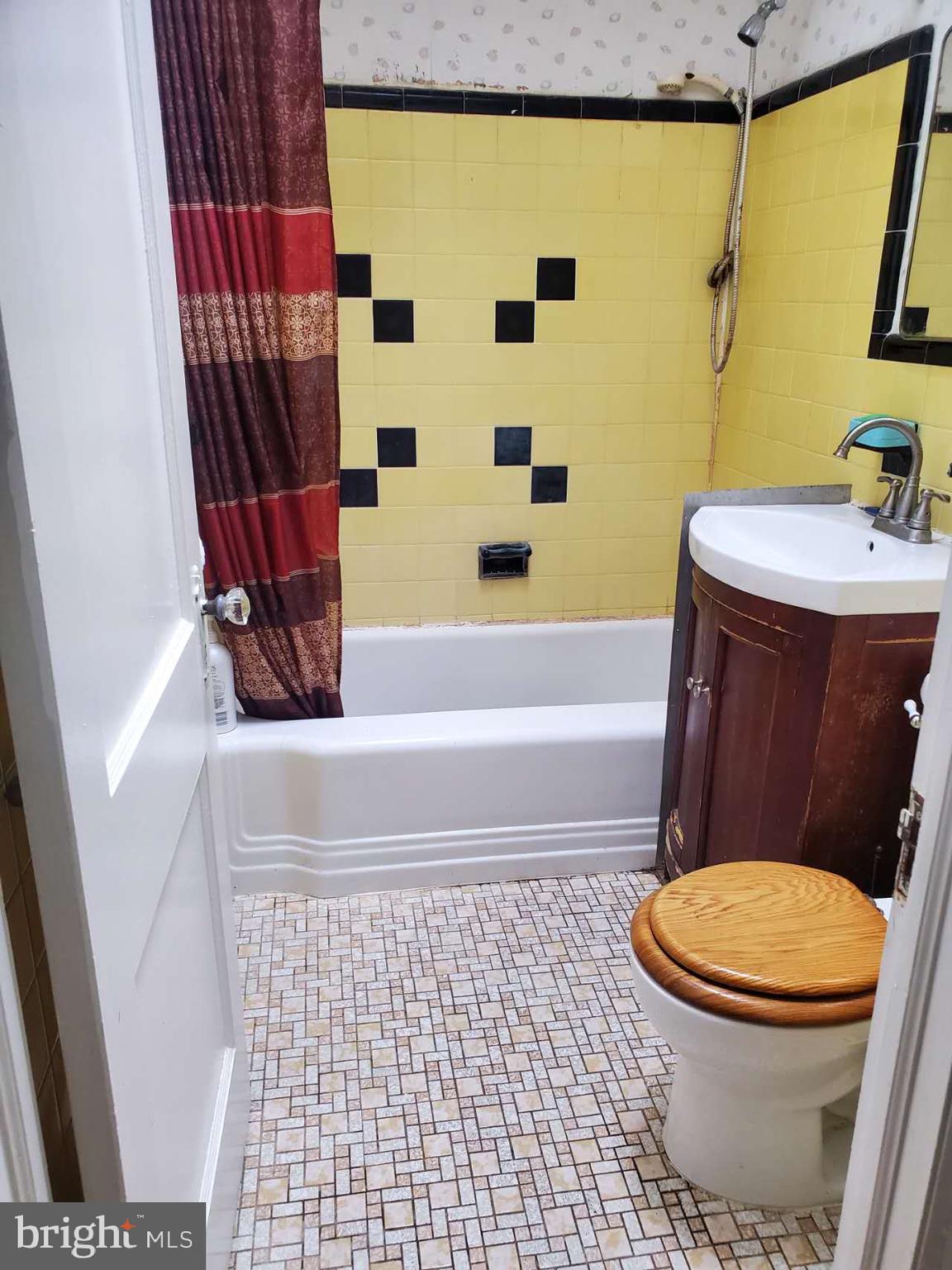 2937 Hellerman Street Philadelphia, PA 19149 - Photo 6 of 11