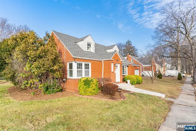 $450,000 | 703 Elm Street, Roselle, NJ 07203