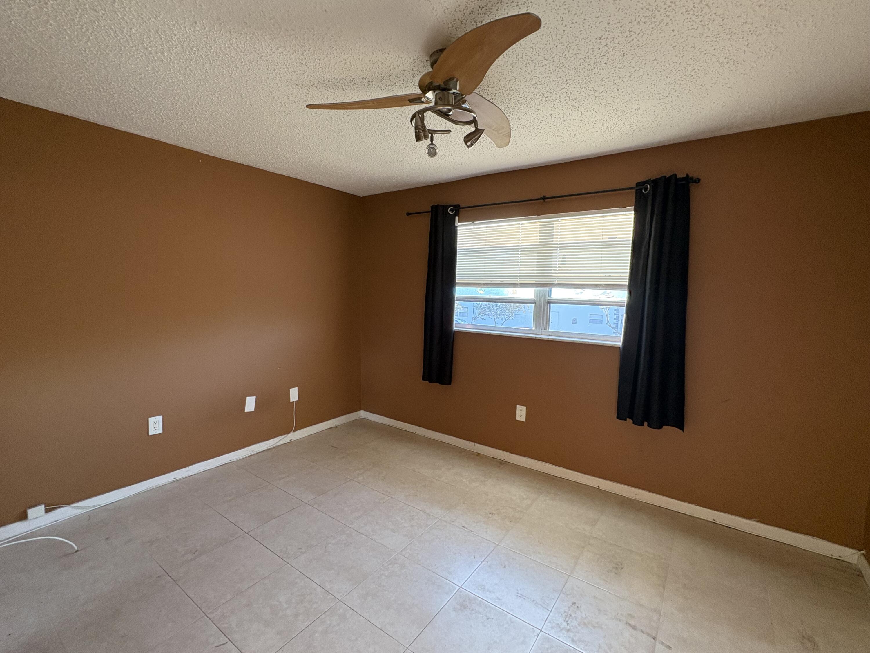 650 Southwest 2nd Avenue, Unit 246 Boca Raton, FL 33432 - Photo 2 of 7 Living room