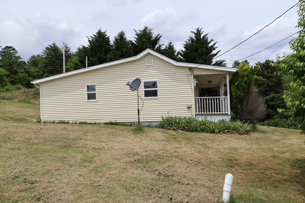 884 Eagle Bottom Road Fries, VA 24330 - Photo 7 of 38 Gallery Image 7