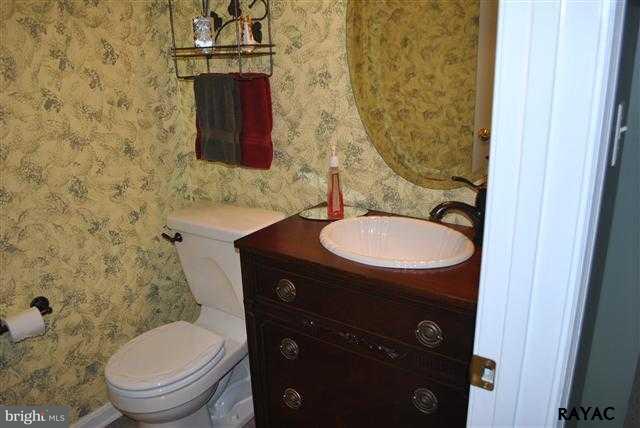 4241 Blue Hill Road Hanover, PA 17331 - Photo 8 of 35 Gallery Image 8