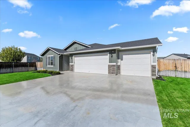 $435,000 | 890 Lago Street, Mountain Home, ID 83647
