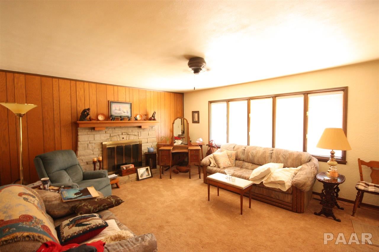 6826 West Lancaster Road Bartonville, IL 61607 - Photo 2 of 36