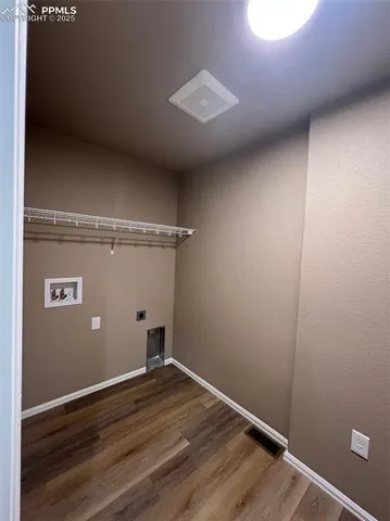 an empty room with a empty space and window