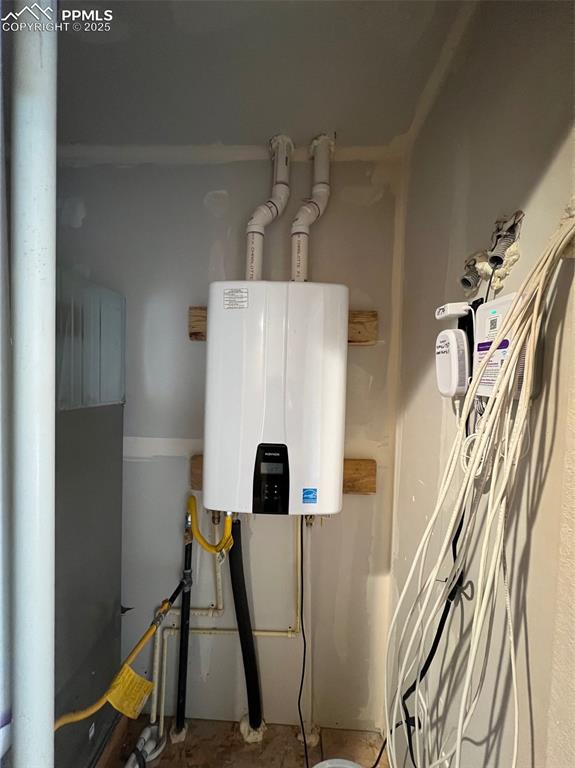 1874 Sandtoft Heights Colorado Springs, CO 80951 - Photo 20 of 31 a view of roof with furniture