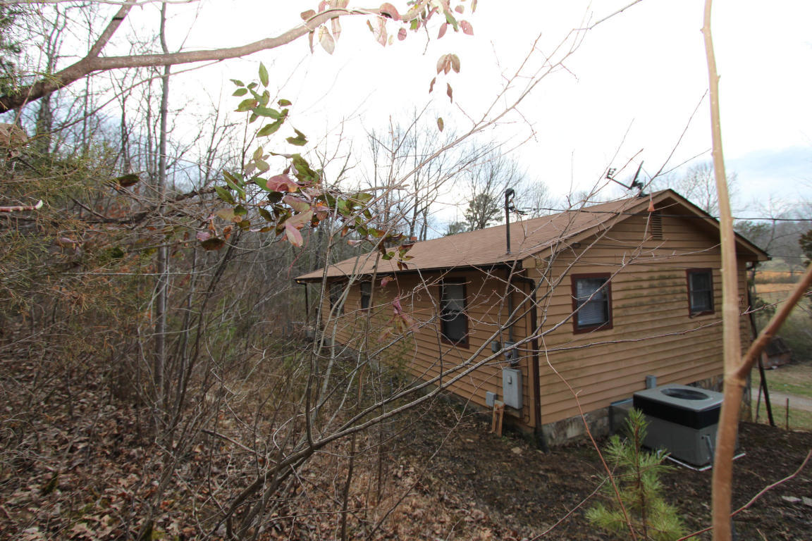 150 B Wells Road Powell, TN 37849 - Photo 9 of 14 rear
