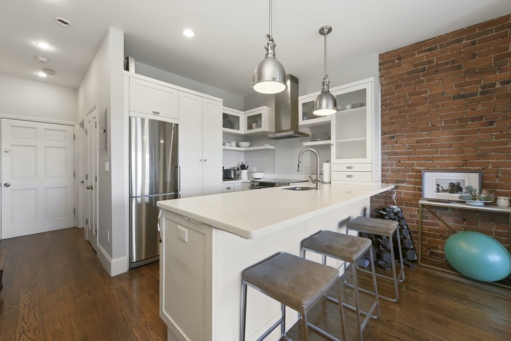 482 Beacon Street, Unit 32 Boston, MA 02115 - Photo 3 of 16