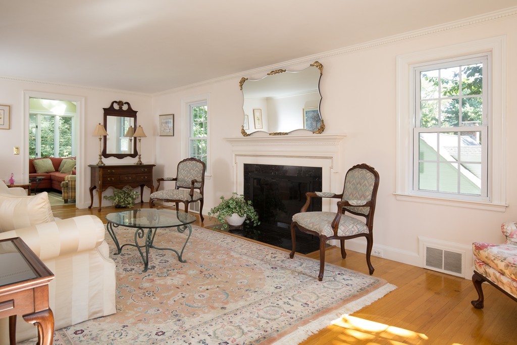 20 Carver Road Wellesley, MA 02481 - Photo 2 of 8