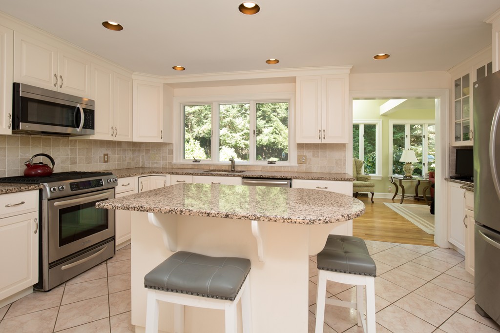 20 Carver Road Wellesley, MA 02481 - Photo 4 of 8