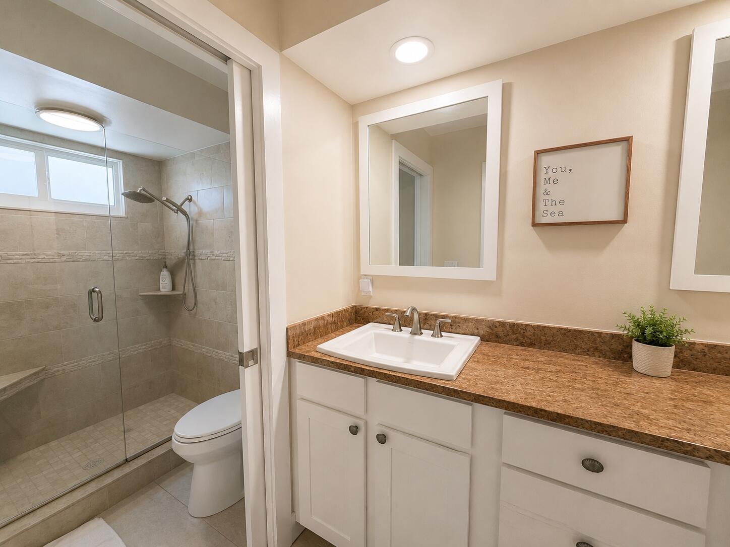6395 Garrett Street Jupiter, FL 33458 - Photo 5 of 8 PrimARY bATHROOM