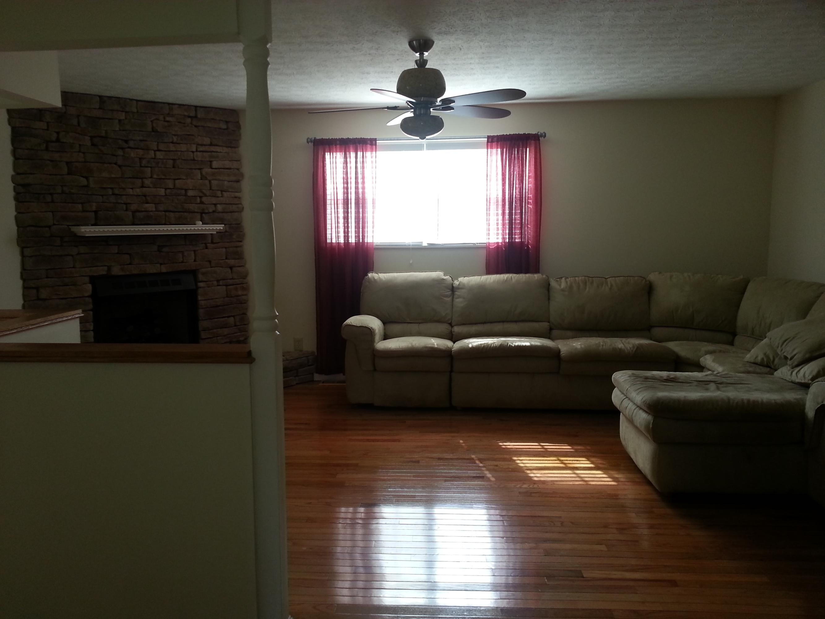 765 Laurel Road Clinton, TN 37716 - Photo 2 of 10 Large Family Room