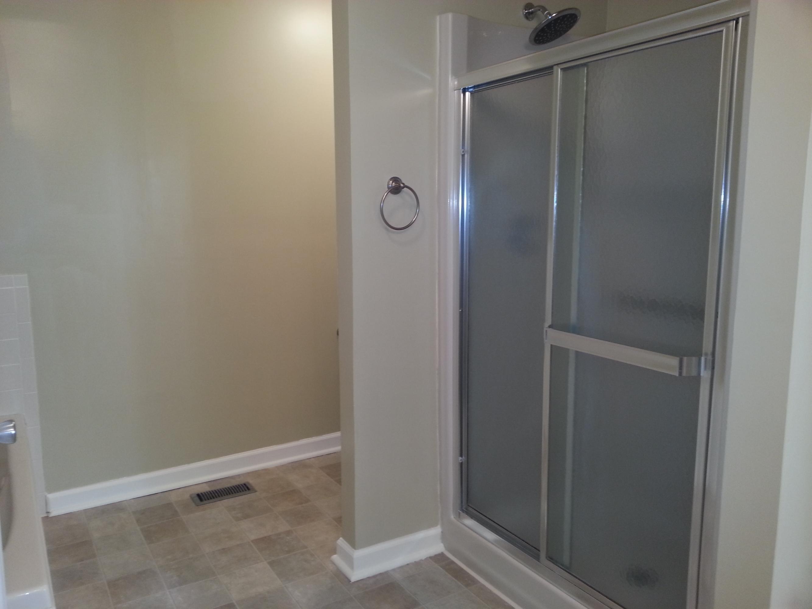 765 Laurel Road Clinton, TN 37716 - Photo 5 of 10 Seperate shower and jetted garden tub