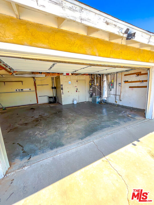 1001 South McCall Street Ridgecrest, CA 93555 - Photo 23 of 27 a view of a garage