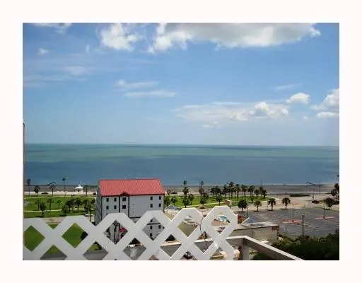 $900 | 715 South Upper Broadway, Unit 1202, Corpus Christi, TX 78401