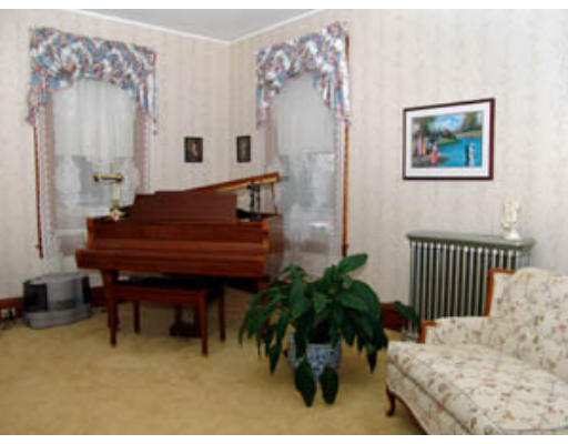 35 Cedar Street Clinton, MA 01510 - Photo 7 of 7 Gallery Image 7