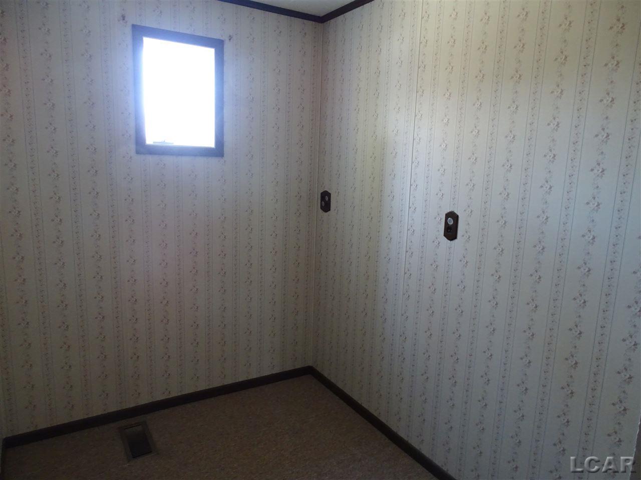 1050 Moore Road Adrian, MI 49221 - Photo 14 of 19 50035871-13.JPG