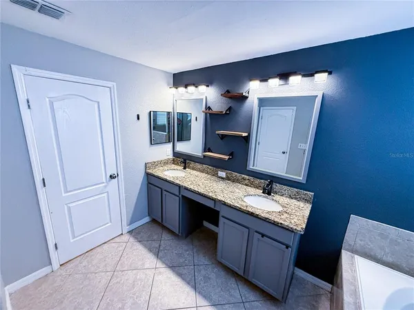 $419,990 | 909 Meadow Glade Drive, Ruskin, FL 33570