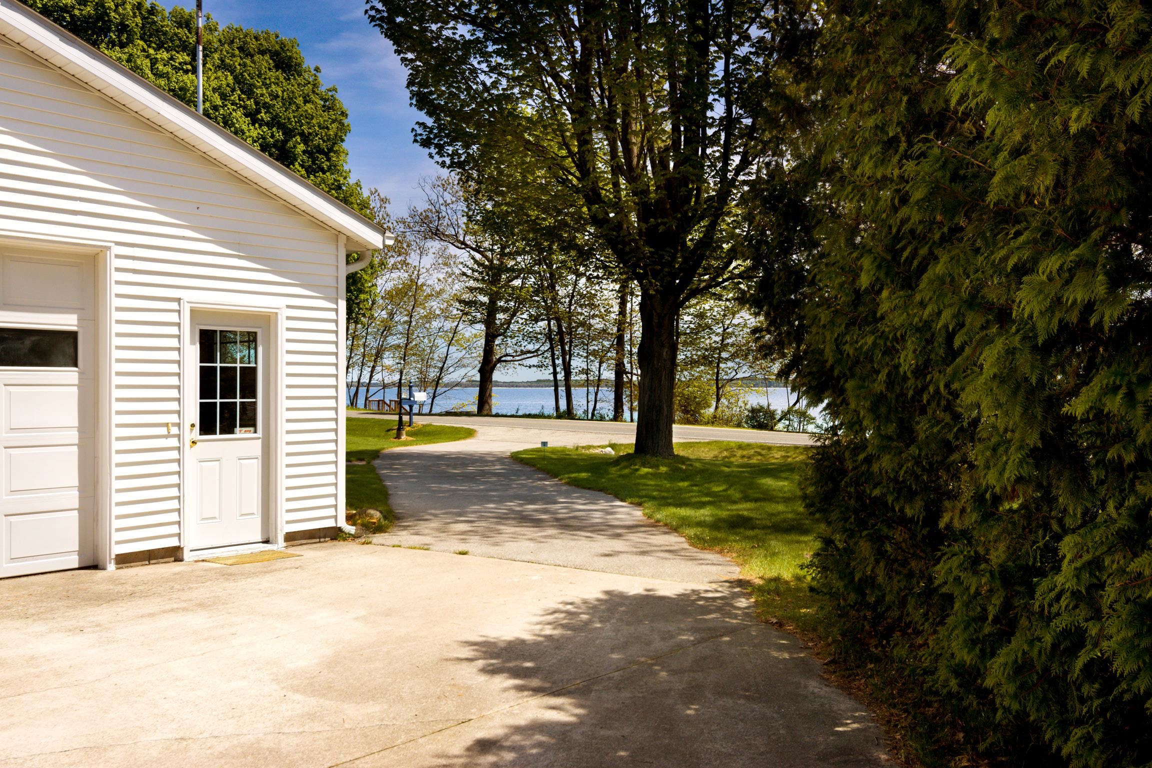 11537 Bluff Road Traverse City, MI 49686 - Photo 64 of 95 Gallery Image 64