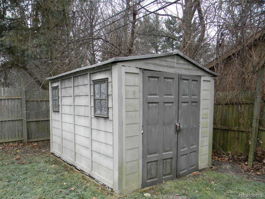 3372 Greenwood Street Rochester, MI 48309 - Photo 19 of 22 back shed.jpg