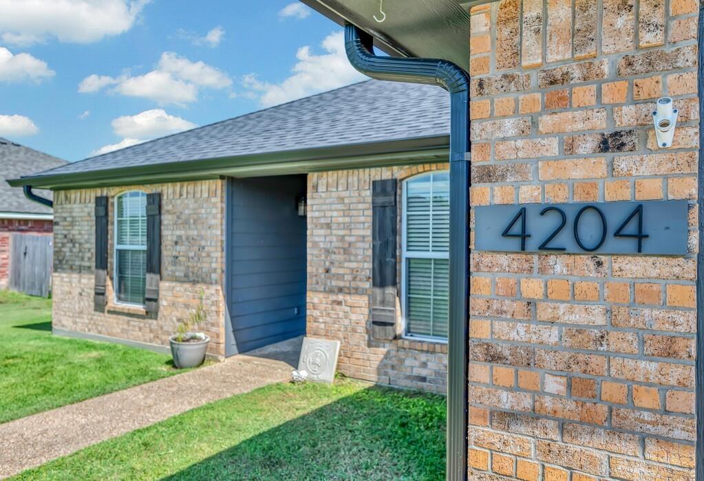 4204 Rance Lane Waco, TX 76708 - Photo 2 of 31