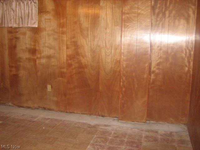 1407 Garman Road Akron, OH 44313 - Photo 4 of 6 Gallery Image 4