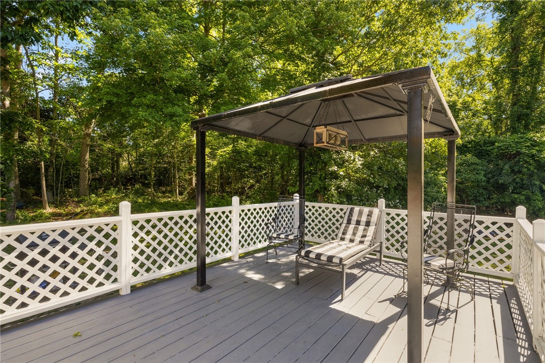 400 Crandall Road Tiverton, RI 02878 - Photo 6 of 32