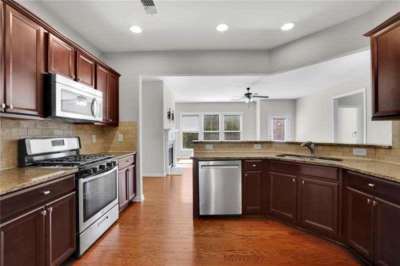 4795 Cold Spring Court Cumming, GA 30041 - Photo 10 of 35