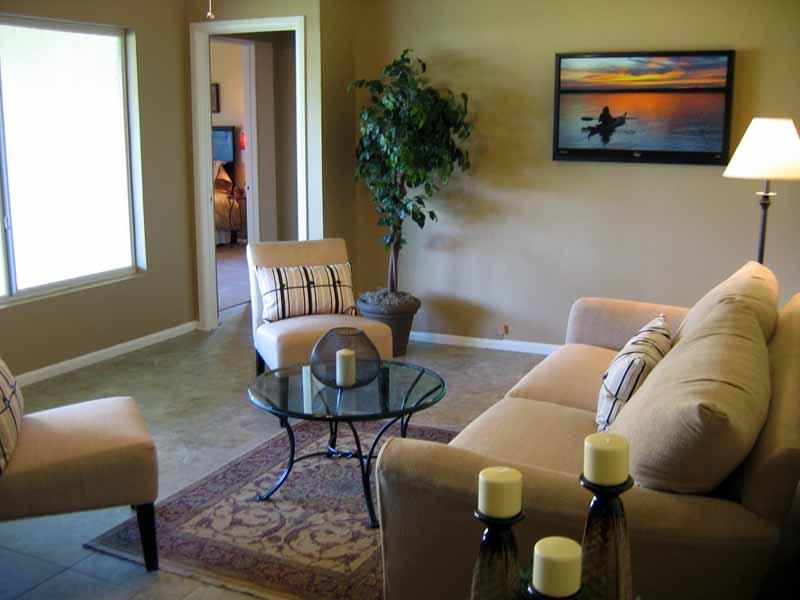 5514 East Thomas Road Phoenix, AZ 85018 - Photo 4 of 12 Living Room