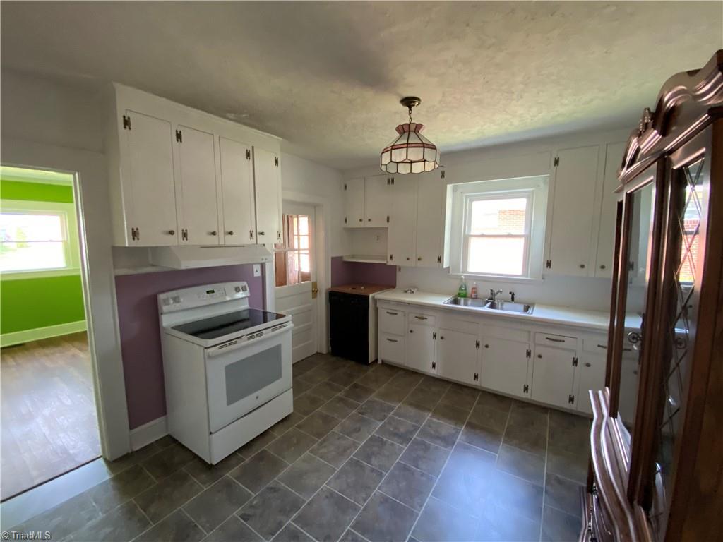 721 Spring Street Mount Airy, NC 27030 - Photo 6 of 18 Gallery Image 6