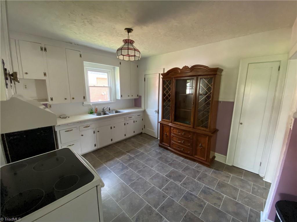 721 Spring Street Mount Airy, NC 27030 - Photo 7 of 18 Gallery Image 7